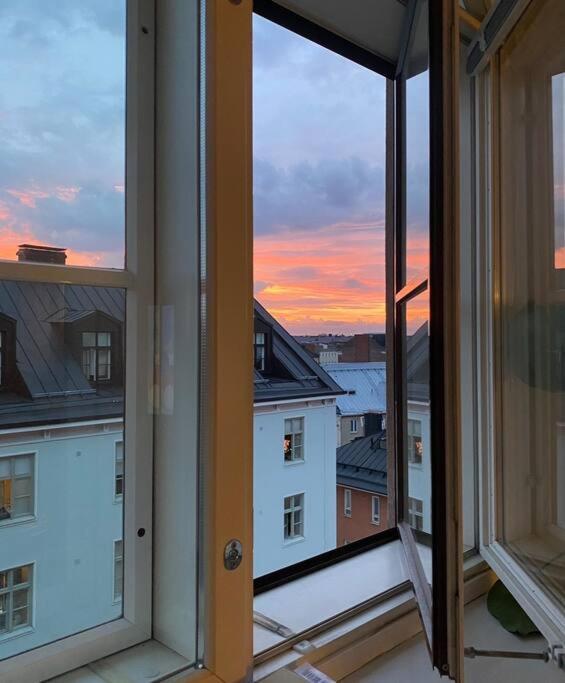 Urban Penthouse Next To Metro With City Views Helsinki Extérieur photo